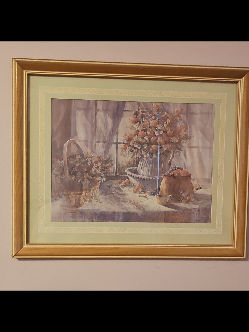 Floral Still Life Framed Wall Art in Gold Frame